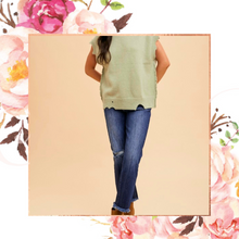 Load image into Gallery viewer, Dark Straight Leg Frayed Hem Jeans