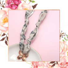 Load image into Gallery viewer, Scarf Necklace