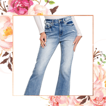 Load image into Gallery viewer, High Rise Straight Raw Hem Cropped Medium Denim