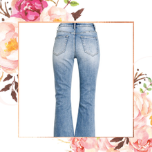 Load image into Gallery viewer, High Rise Straight Raw Hem Cropped Medium Denim