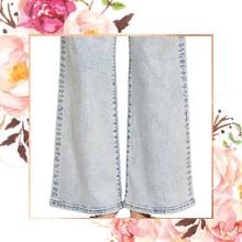 Load image into Gallery viewer, Light Wash Wide Leg Denim